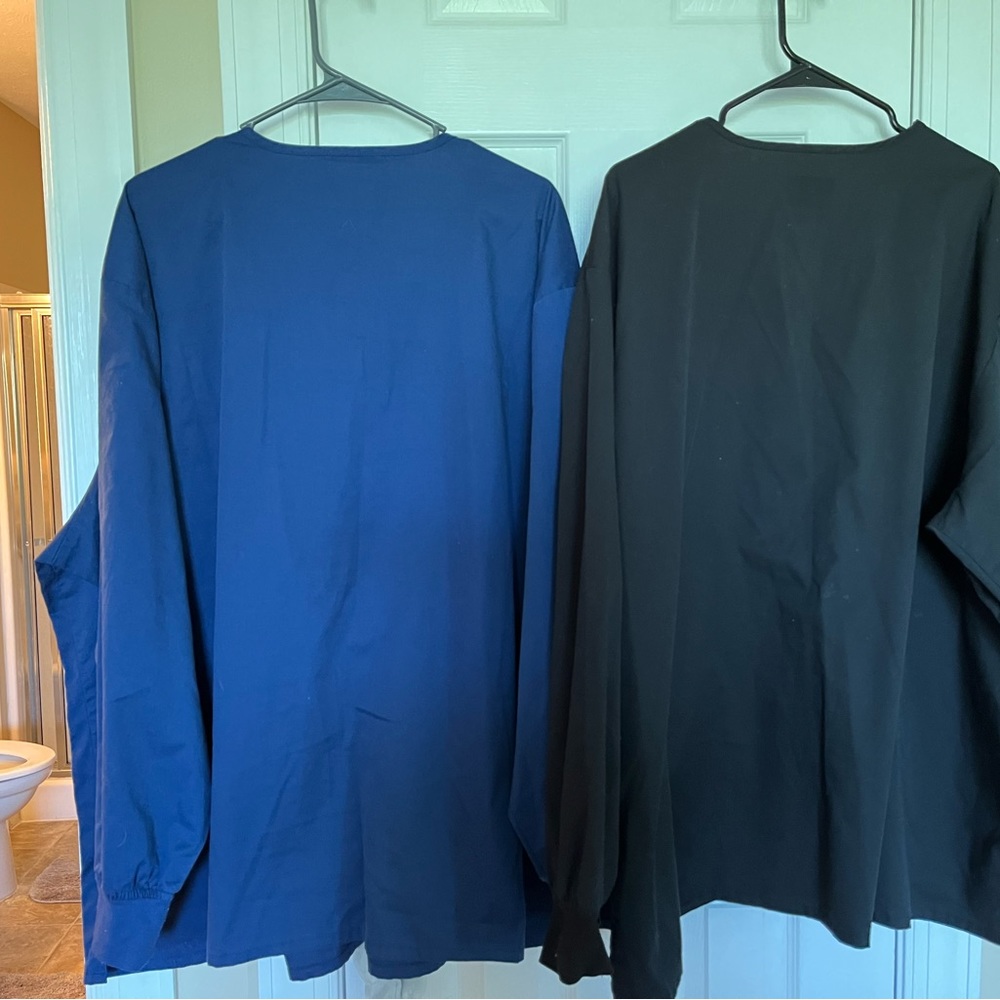 Women’s Scrub Jackets. Tags have all information.